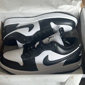 Air Jordan 1 Low ‘Panda’